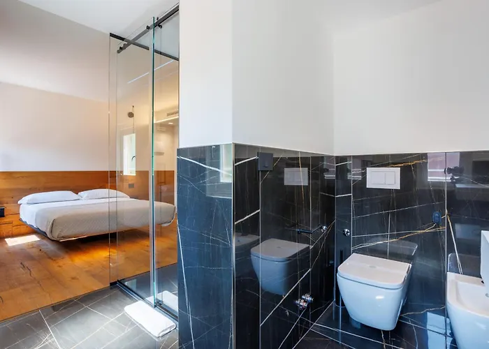 1823 ゲストハウス 3*