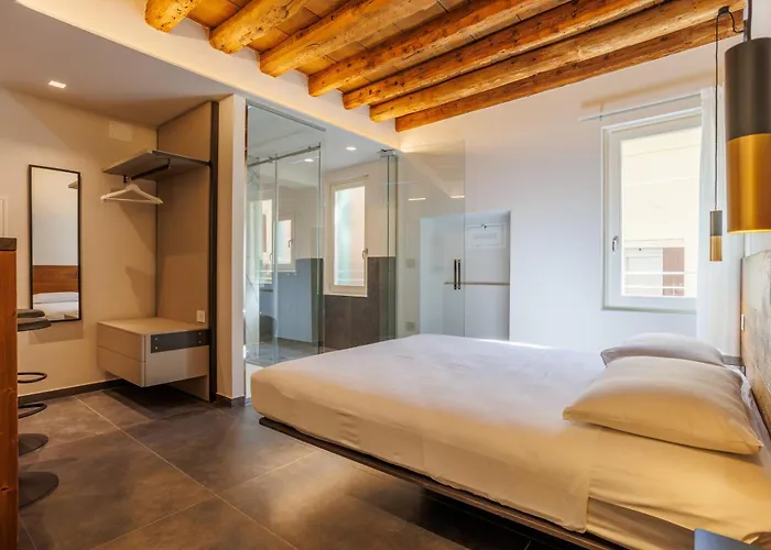 1823 3* Κιότζα